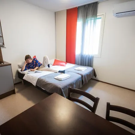 Oravi Apartments Hotel