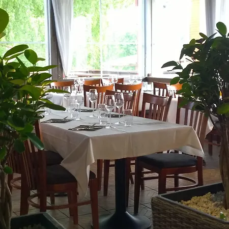 Oravi Apartments Hotel 3*