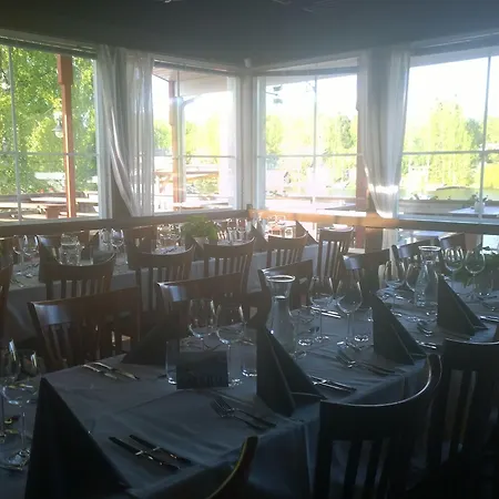奥拉维公寓酒店 3* Oravi