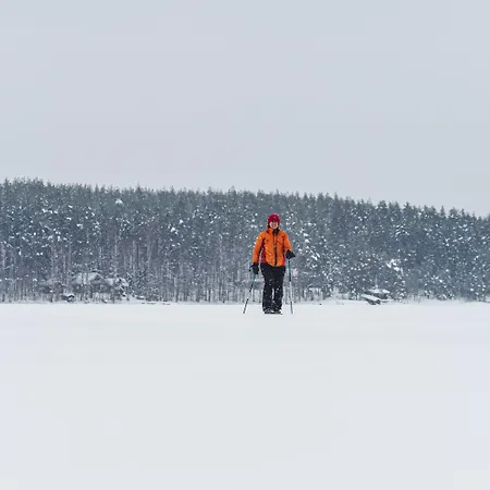 מלון Oravi Apartments 3*